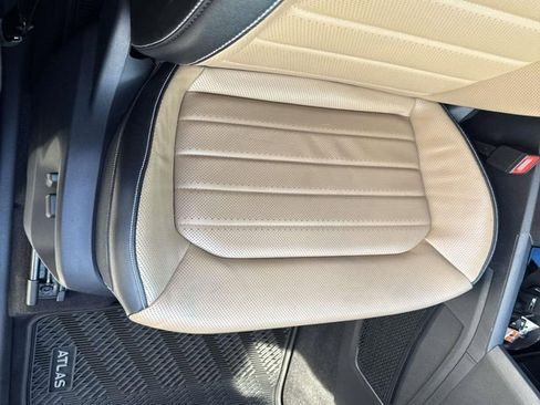 Used 2023 Volkswagen Atlas Cross Sport SEL Premium R-Line image 16