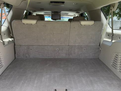 Used 2017 Cadillac Escalade ESV Premium Luxury AWD/4WD image 25