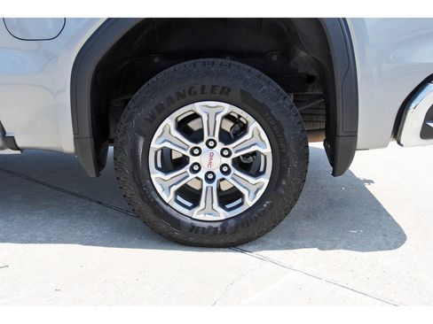 Used 2024 GMC Sierra 1500 SLT w/ SLT Convenience Package AWD/4WD image 30