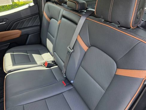 Used 2025 GMC Canyon AT4 w/ Nightfall Edition AWD/4WD image 15