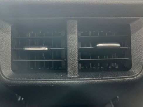 Used 2025 Chevrolet Equinox LT image 23