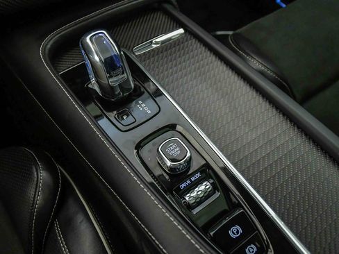 Used 2019 Volvo XC90 T8 R-Design w/ Advanced Package image 33