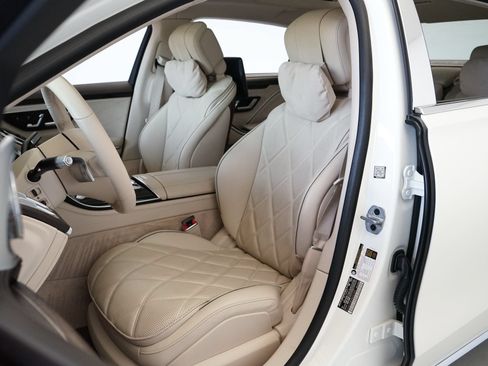 Used 2022 Mercedes-Benz Maybach S 580 4MATIC image 9