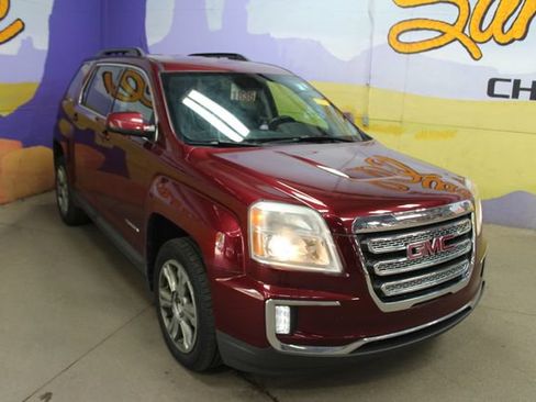 Used 2017 GMC Terrain SLE w/ Convenience Package FWD image 2