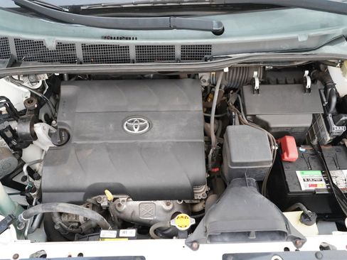 Used 2015 Toyota Sienna SE Premium image 8