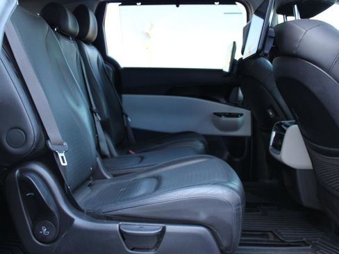 Used 2024 Kia Carnival SX Prestige image 49