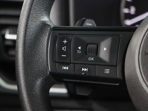 Used 2023 Nissan Rogue SV FWD image 13