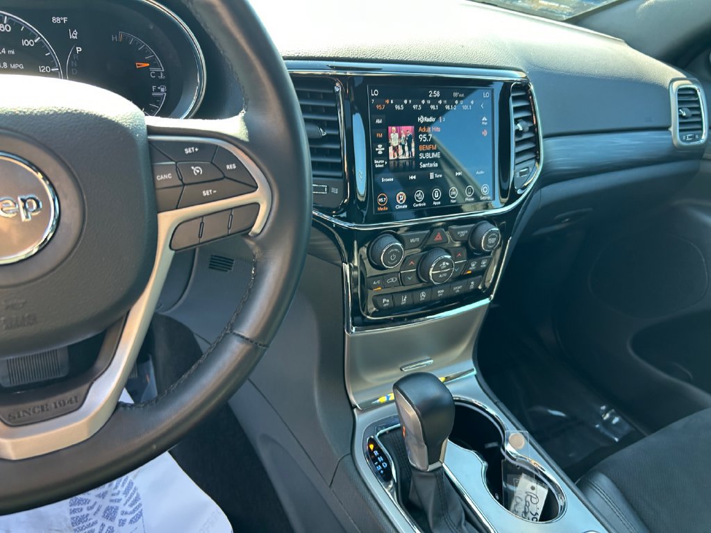 Used 2022 Jeep Grand Cherokee Laredo X AWD/4WD image 11
