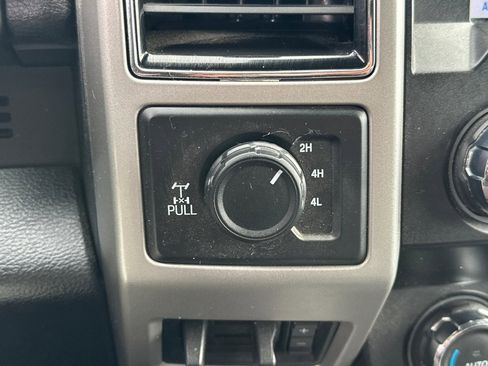 Used 2020 Ford F350 Lariat w/ Lariat Value Package image 26