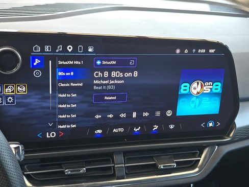 Used 2025 Chevrolet Equinox EV LT FWD image 17