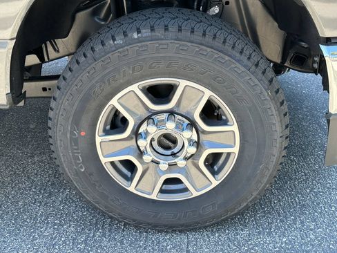 New 2026 Ford F250 Lariat w/ FX4 Off-Road Package AWD/4WD image 13