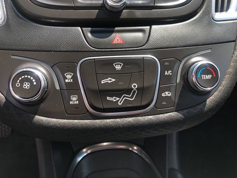 Used 2016 Chevrolet Malibu LT FWD image 10