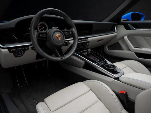 Used 2022 Porsche 911 Turbo S AWD/4WD image 2