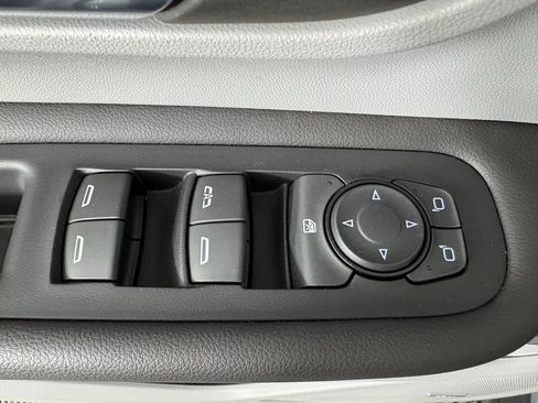 Used 2023 GMC Terrain SLT w/ Infotainment Package II FWD image 15
