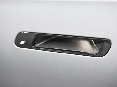 Used 2023 BMW i7 xDrive60 image 13