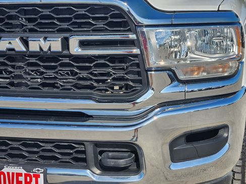 Used 2024 RAM 3500 Tradesman w/ Chrome Appearance Group AWD/4WD image 8