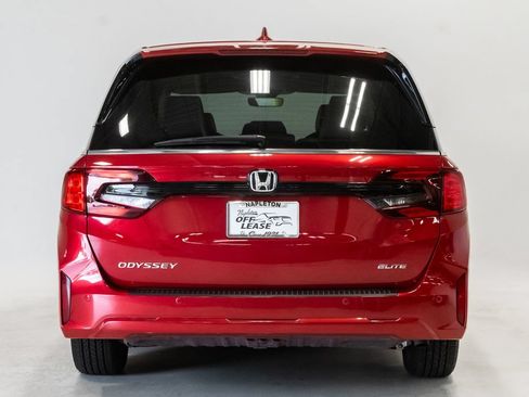 Used 2026 Honda Odyssey Elite image 32