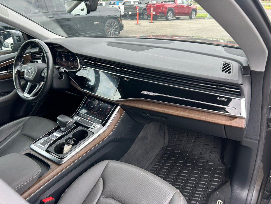 Used 2019 Audi Q8 Premium Plus AWD/4WD image 24