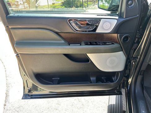 Used 2022 Lincoln Navigator L Black Label AWD/4WD image 16