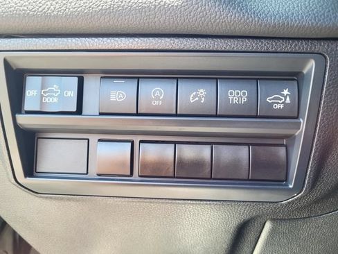 Used 2025 Toyota Tundra Limited AWD/4WD image 15