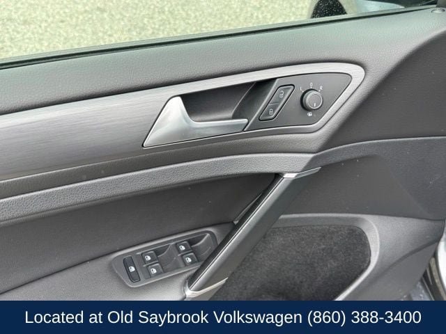 Used 2018 Volkswagen Golf SE FWD image 33