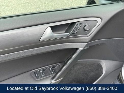 Used 2018 Volkswagen Golf SE FWD image 33