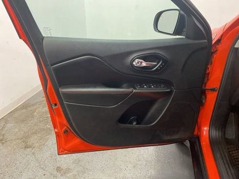 Used 2021 Jeep Cherokee Trailhawk w/ Sun, Sound & Nav Group image 24