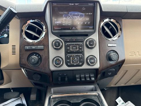 Used 2014 Ford F250 Lariat w/ Lariat Ultimate Package AWD/4WD image 18