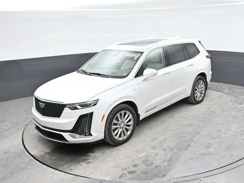 Used 2024 Cadillac XT6 Premium Luxury w/ Technology Package AWD/4WD image 30