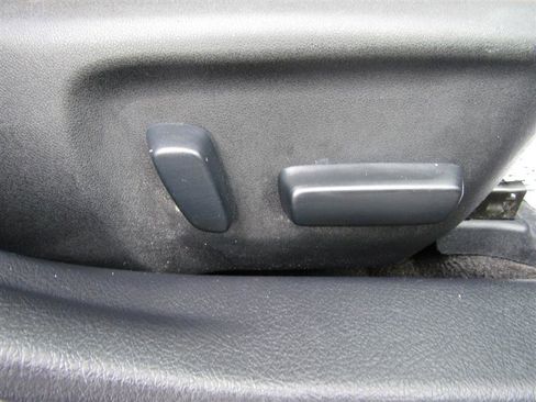 Used 2013 Toyota Avalon XLE image 28