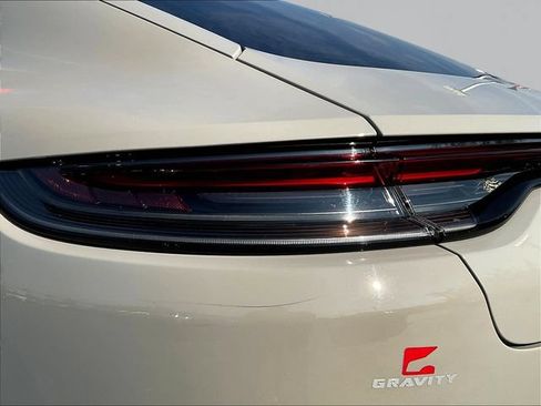 Used 2021 Porsche Panamera RWD image 24