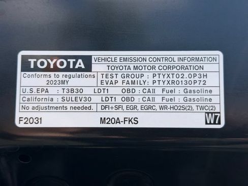 Used 2023 Toyota Corolla Cross XLE FWD image 24