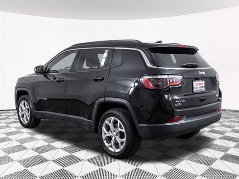 Used 2024 Jeep Compass Latitude AWD/4WD image 13