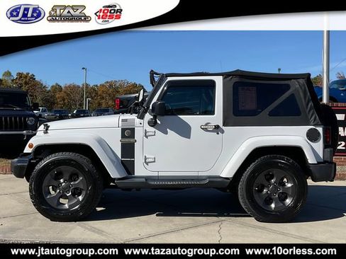 Used 2017 Jeep Wrangler Sport AWD/4WD image 4