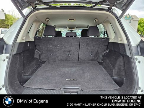 Used 2024 Nissan Rogue SV AWD/4WD image 18