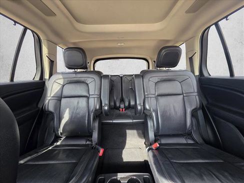 Used 2020 Lincoln Aviator Reserve w/ Equipment Group 202A image 17