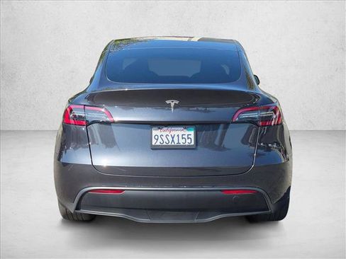 Used 2025 Tesla Model Y Long Range RWD image 6