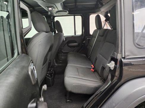 Used 2018 Jeep Wrangler Unlimited Sport image 22