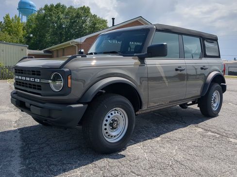 New 2025 Ford Bronco 4-Door image 6