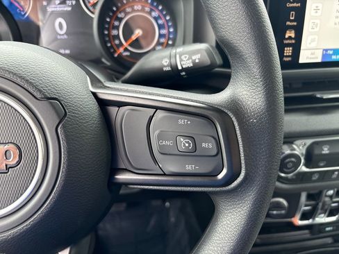 New 2025 Jeep Gladiator Sport image 19