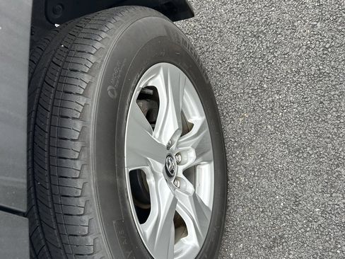 Used 2025 Toyota RAV4 XLE image 24