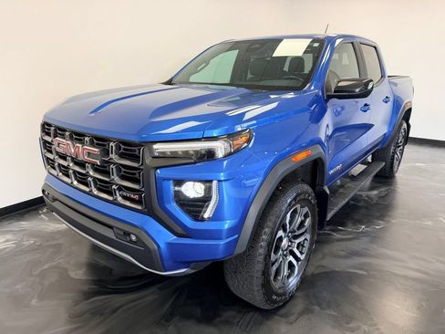 Used 2023 GMC Canyon AT4 w/ AT4 Premium Package AWD/4WD image 3