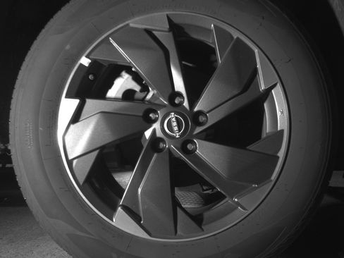 Used 2025 Nissan Rogue SV image 15