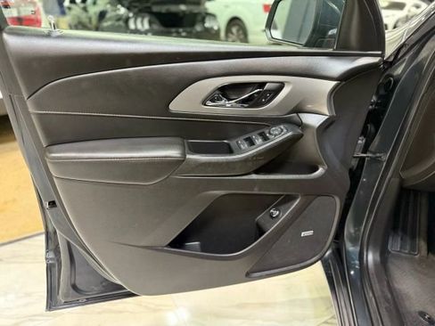 Used 2021 Chevrolet Traverse LT w/ LT Premium Package image 63