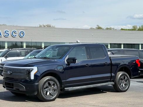 Used 2025 Ford F150 Lightning Lariat AWD/4WD image 34
