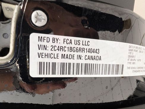 Used 2024 Chrysler Pacifica Touring-L FWD image 29