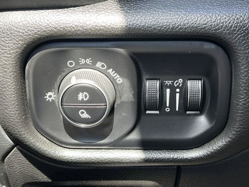 Used 2025 RAM 1500 Laramie AWD/4WD image 19