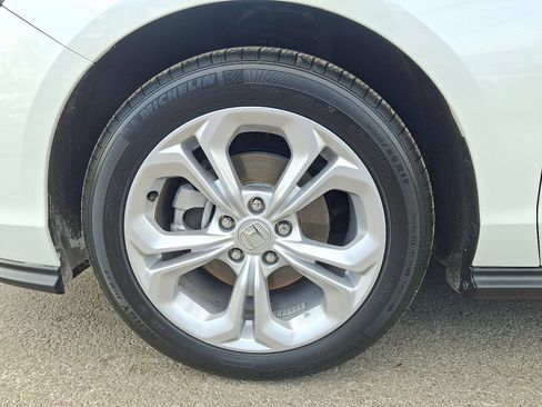 Certified 2025 Honda Accord LX image 11