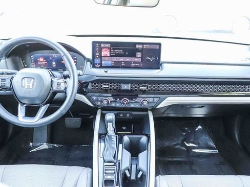 Used 2024 Honda Accord Touring image 14
