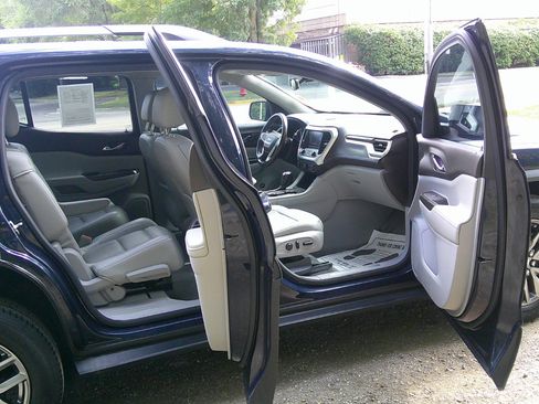 Used 2017 GMC Acadia SLT image 9